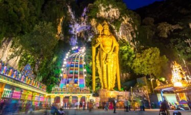 Batu Caves Murugan Statue